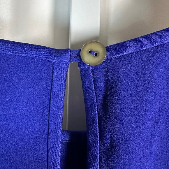 St. John‎ Liquid Satin Sleeveless Shell Tank Blue S Quiet Luxury Minimalist Chic - Picture 5 of 9